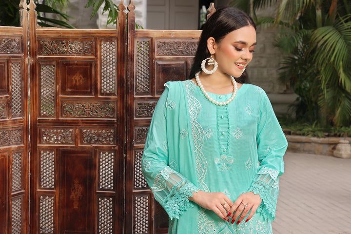 3 PIECE - EMBROIDERED JACQUARD LAWN SUIT - PAK FABRICS